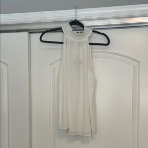 NWT! Lily Rain White Sleeveless Blouse